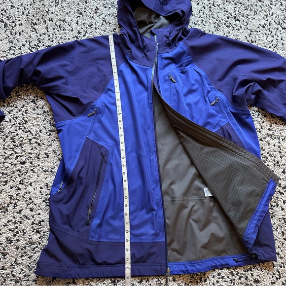 REI Hooded Rain Jacket - Picture 6 of 7